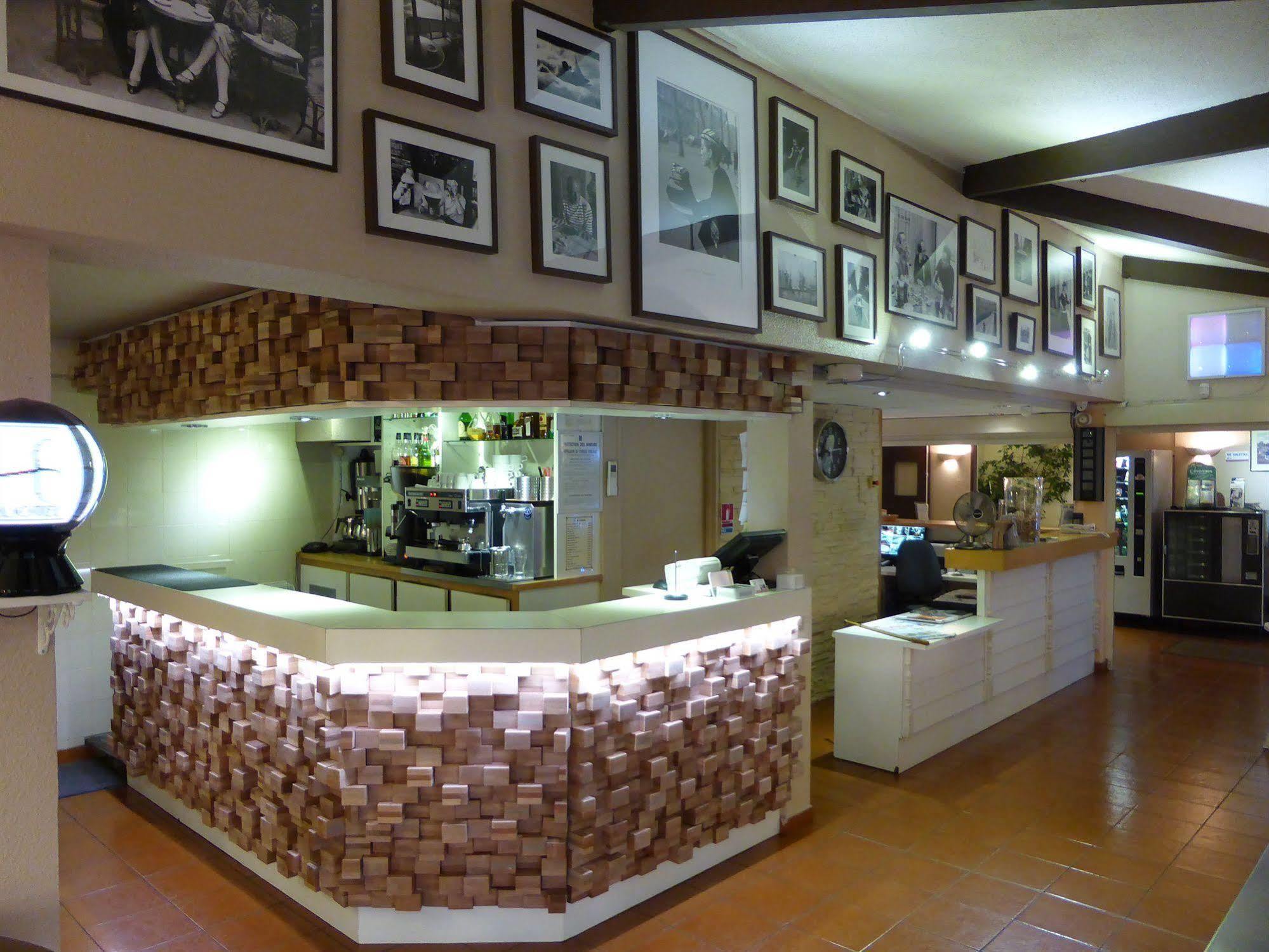Hotel & Restaurant Heliotel Montferrier-sur-Lez Zewnętrze zdjęcie